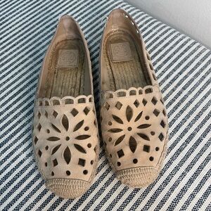 Tory Burch Tan Espadrilles